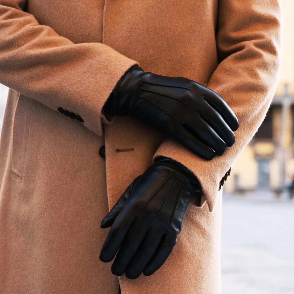 Alessandro (black) - Italian lambskin leather gloves with cashmere lining & touchscreen feature