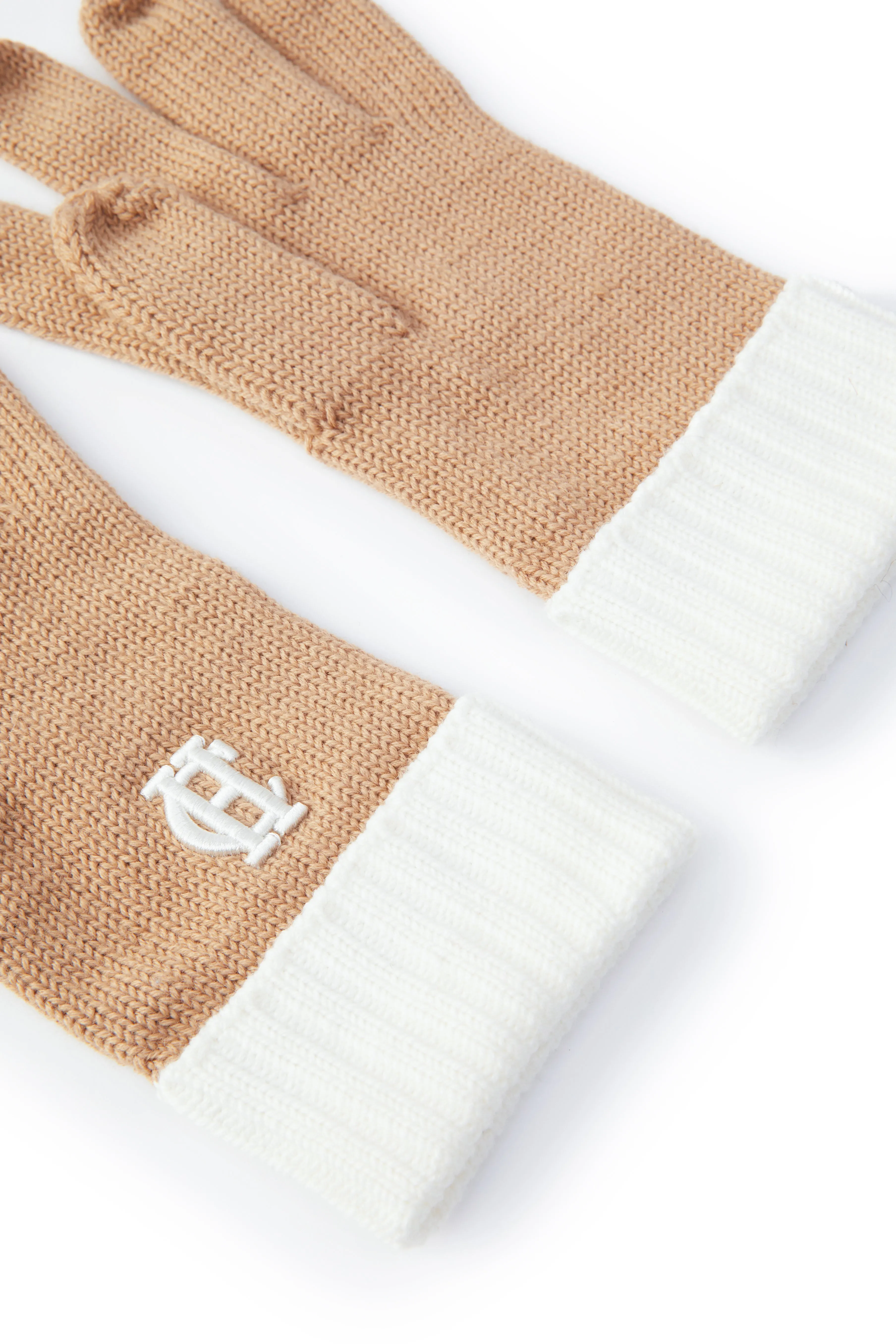 Chelsea Logo Knitted Gloves (Camel Cream)