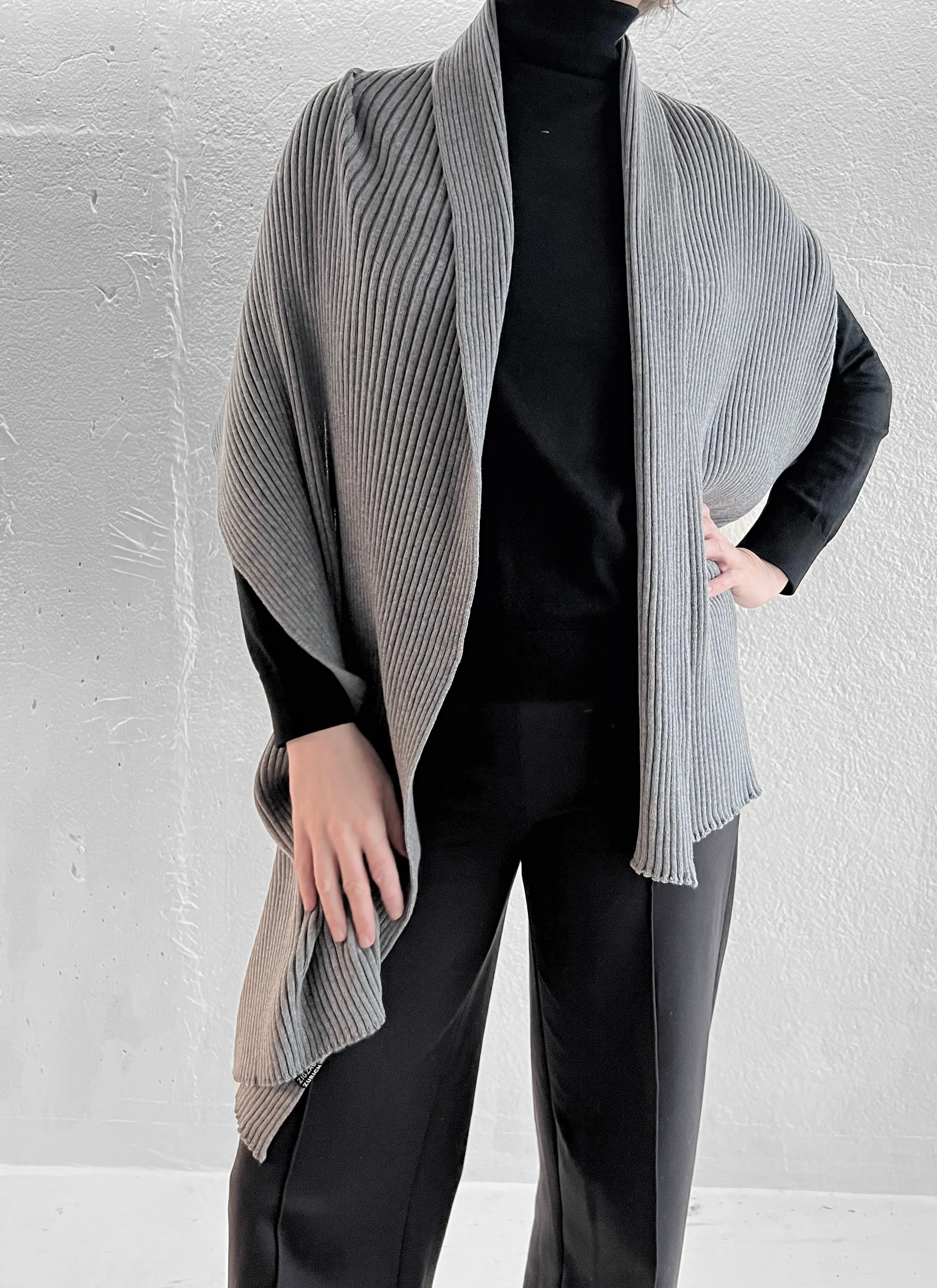 Pleated Merino Wool Scarf XL in Melange Grey Color